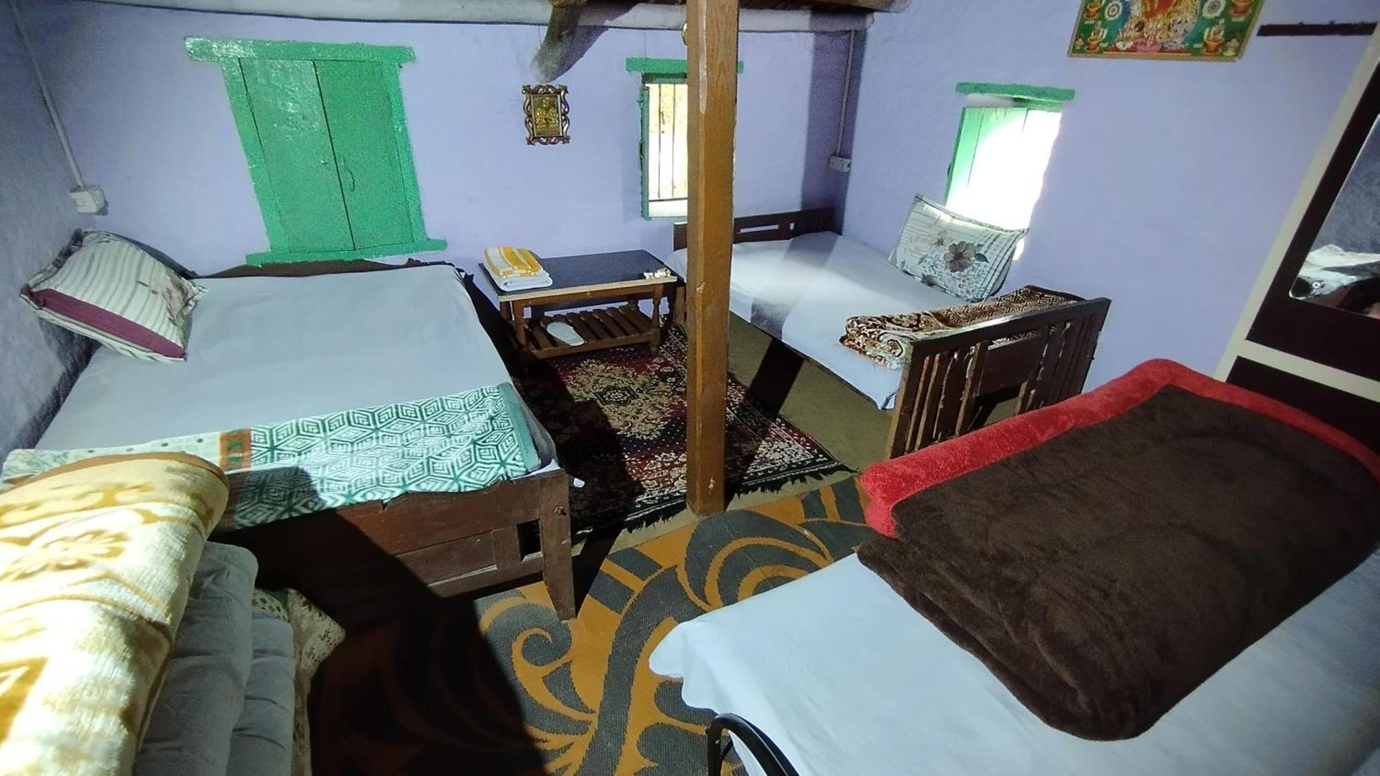 Dwarahat Village Farmstay- Babaji'S Cave Oda fotoğraf