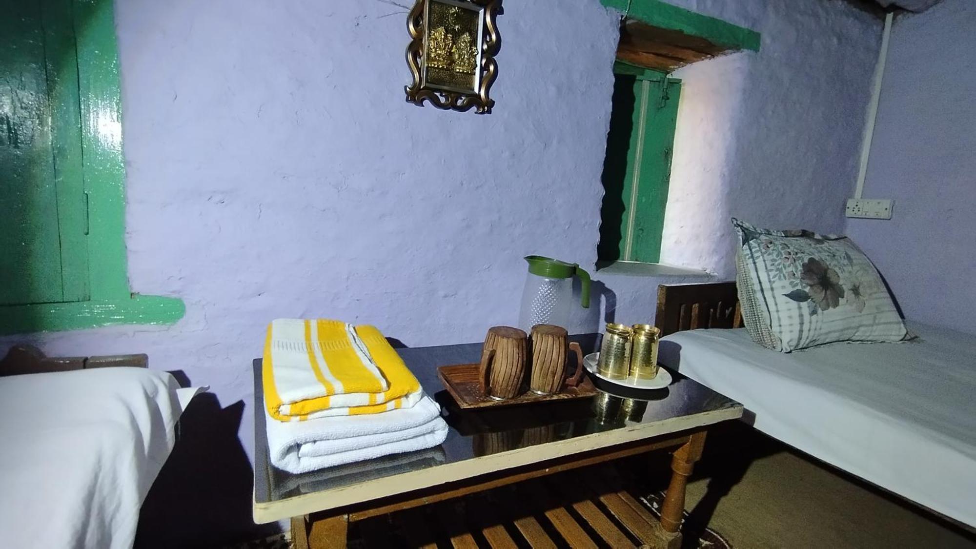 Dwarahat Village Farmstay- Babaji'S Cave Oda fotoğraf