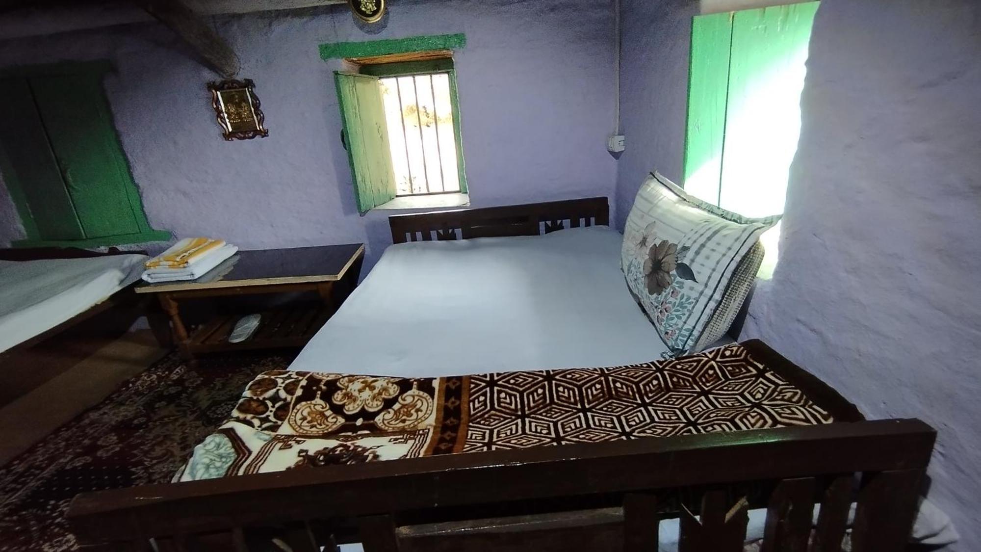 Dwarahat Village Farmstay- Babaji'S Cave Oda fotoğraf